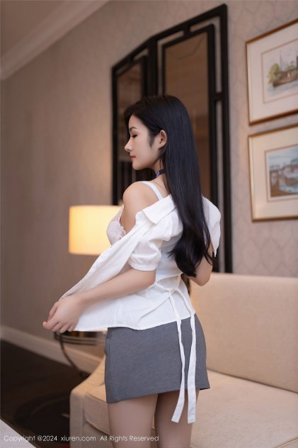 穿迷人黑丝袜的蓝天航空公司的空姐王心怡高清私密写真海报